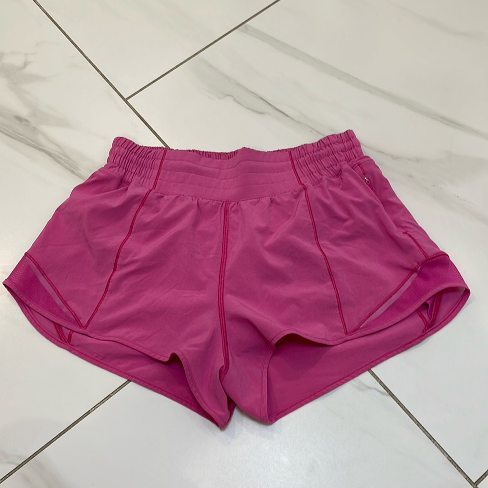 Lululemon High Rise 2.5” Hotty Hot Shorts